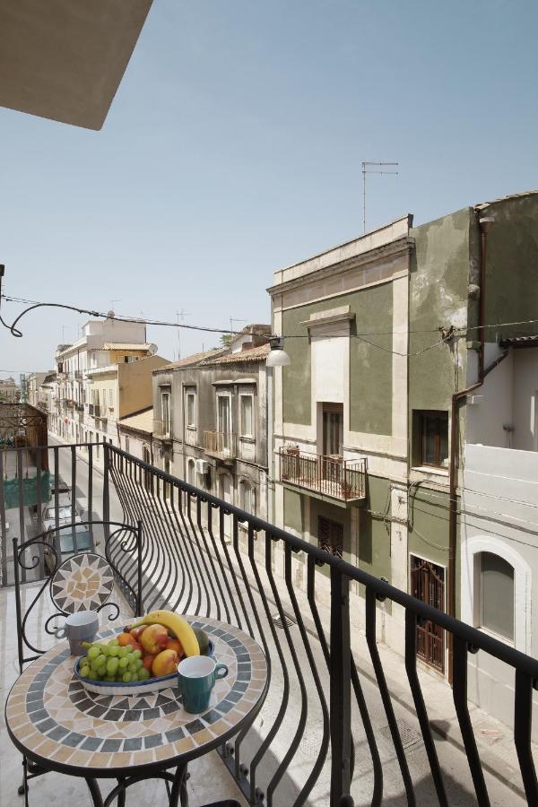 Le Bain Suite - Accanto Al Mare Vicinissima A Ortigia E Al Teatro Syracuse Exterior foto